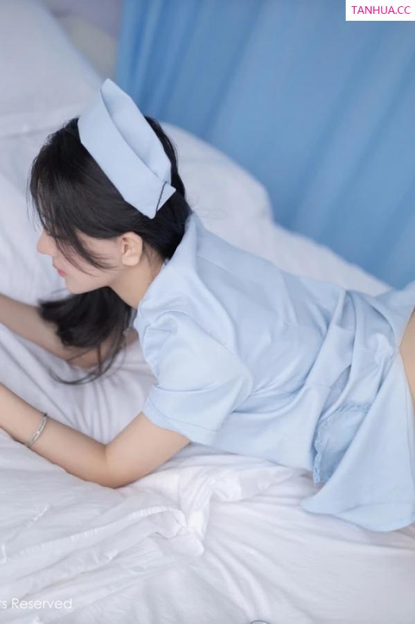   [XiuRen]高清写真图 2024.04.12 No.8389 幼幼 丝袜美腿第42张图片
